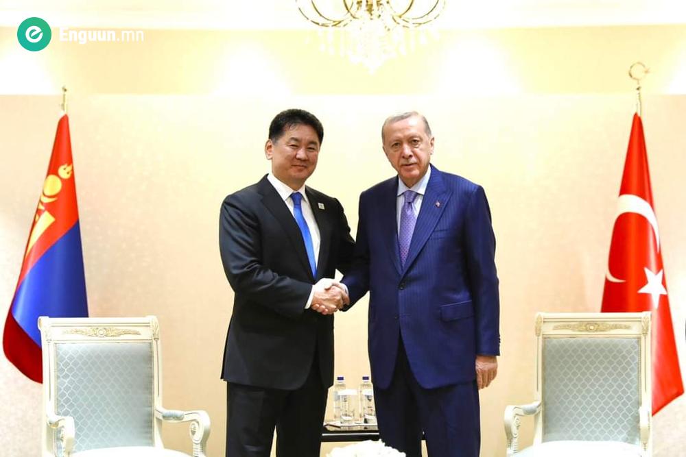 Монгол Улсын Ерөнхийлөгчийг 2023-2024 онд ШХАБ-ыг даргалж буй Бүгд Найрамдах Казахстан Улсын Ерөнхийлөгч К.Токаев албан ёсоор угтаж авлаа
